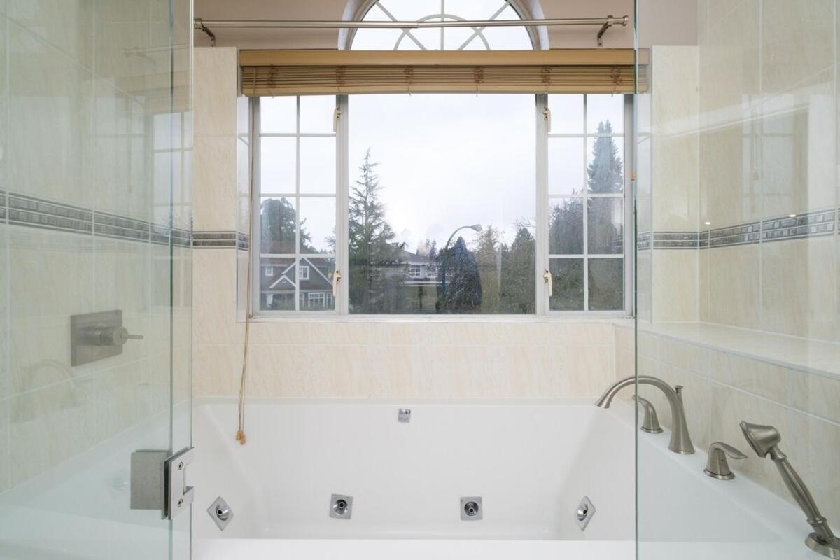 Spacious 4Br W Ensuites Mins To Downtown Yvr Ubc 밴쿠버 외부 사진
