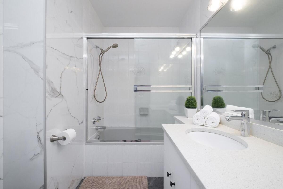 Spacious 4Br W Ensuites Mins To Downtown Yvr Ubc 밴쿠버 외부 사진