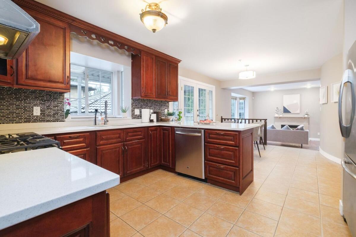 Spacious 4Br W Ensuites Mins To Downtown Yvr Ubc 밴쿠버 외부 사진