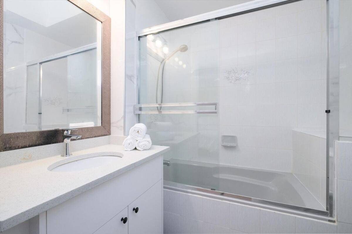 Spacious 4Br W Ensuites Mins To Downtown Yvr Ubc 밴쿠버 외부 사진